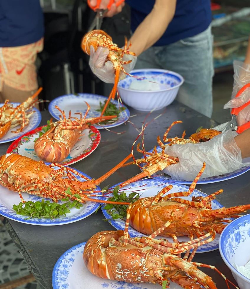 Hải sản tươi sống